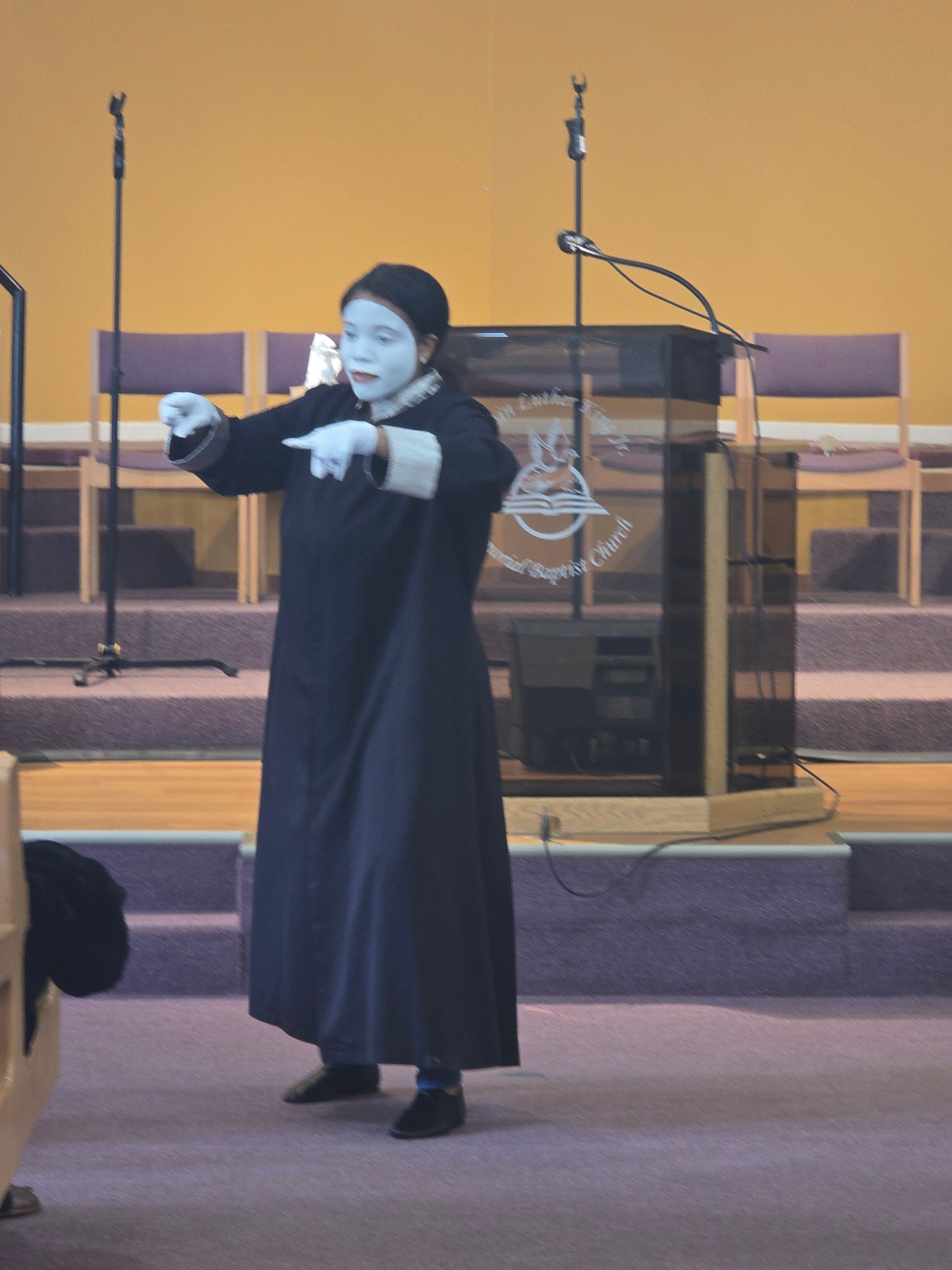 Asia mime performance